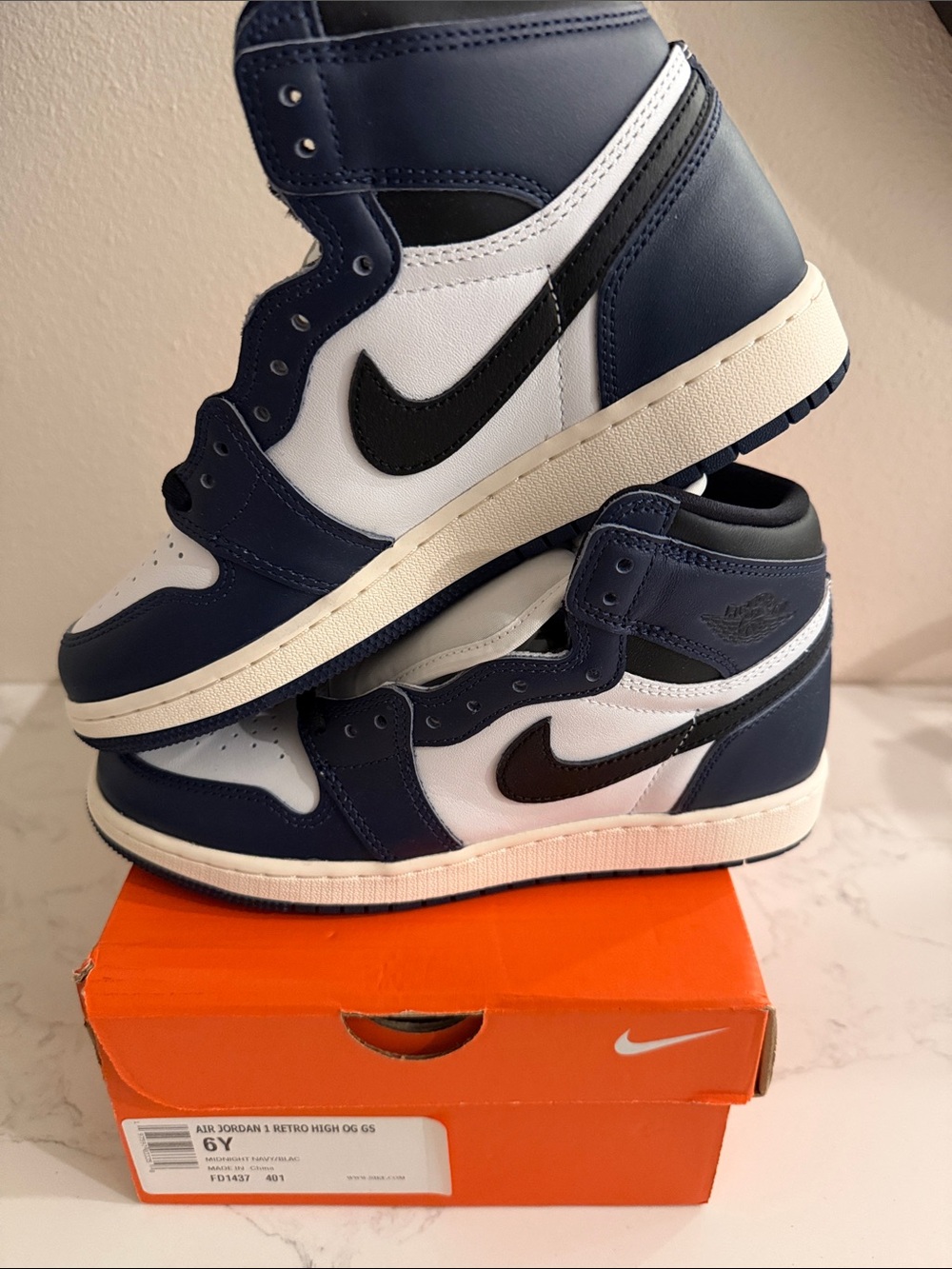 Nike Air Jordan 1 Retro High OG - Navy, White, Black